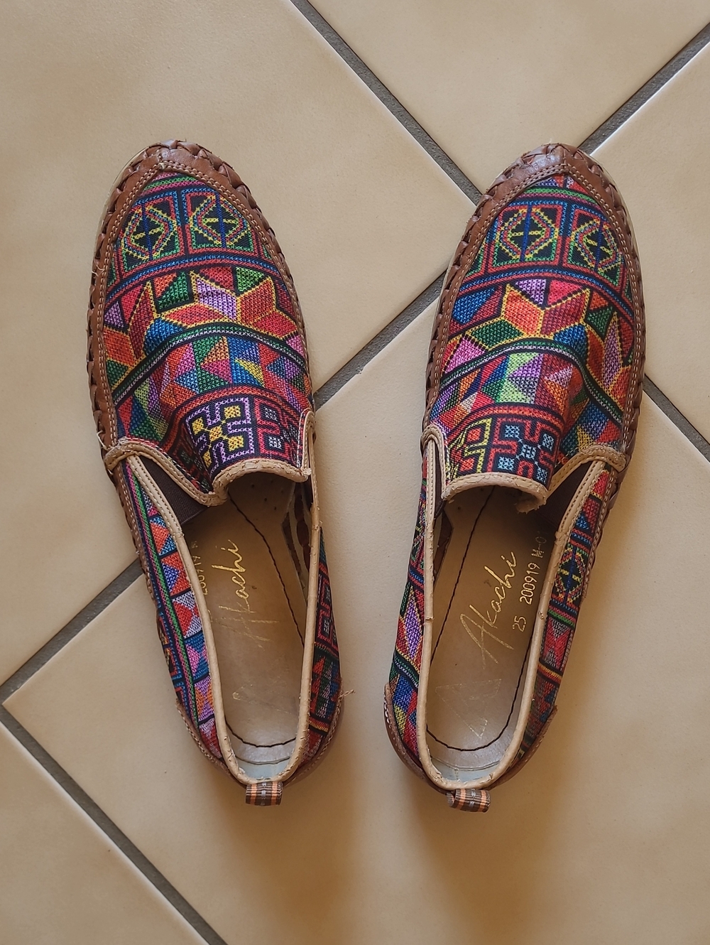 Multicolor Geometric Slip-On Women's Loafers